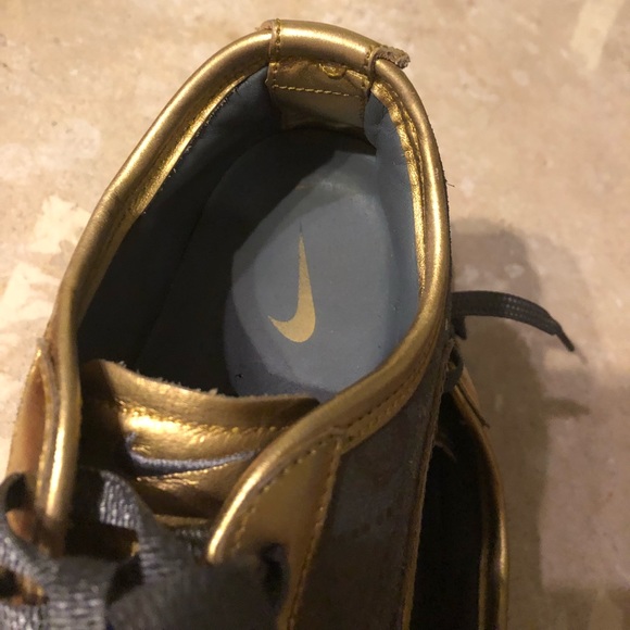 Special edition Nike sneakers - Picture 5 of 6
